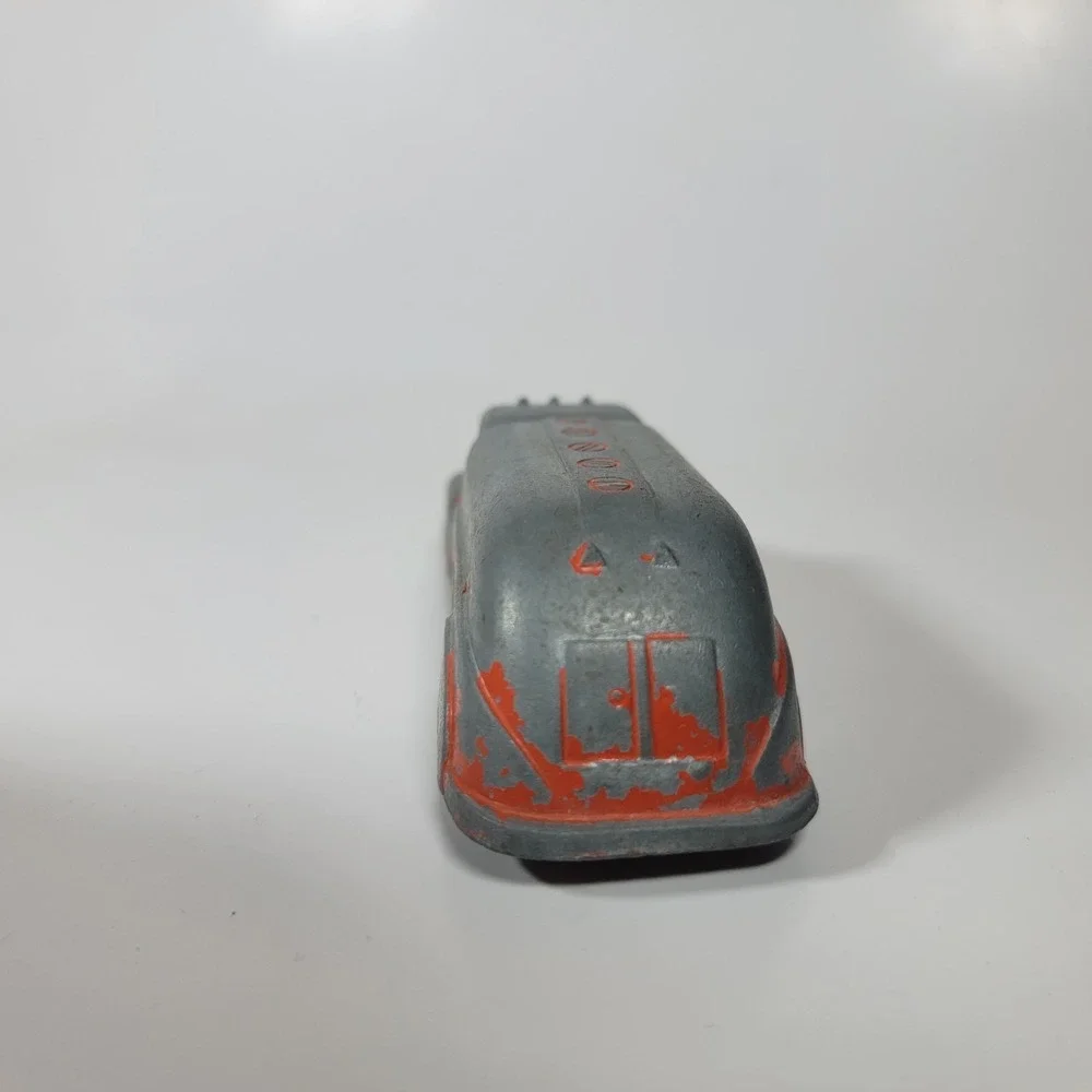 TootsieToy 1940s Red Gas Tanker Truck 6